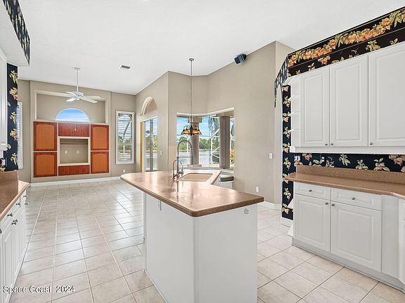 4th image of 5720 Herons Landing Dr