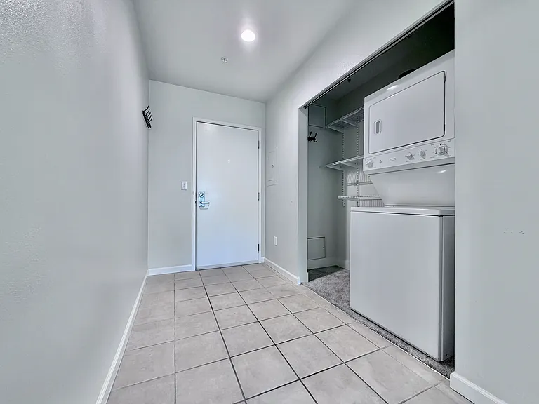 2504 Western Ave #623 — Photo 2