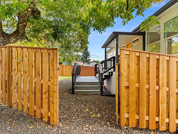 2nd image of 2311 SW 6th Ave #19