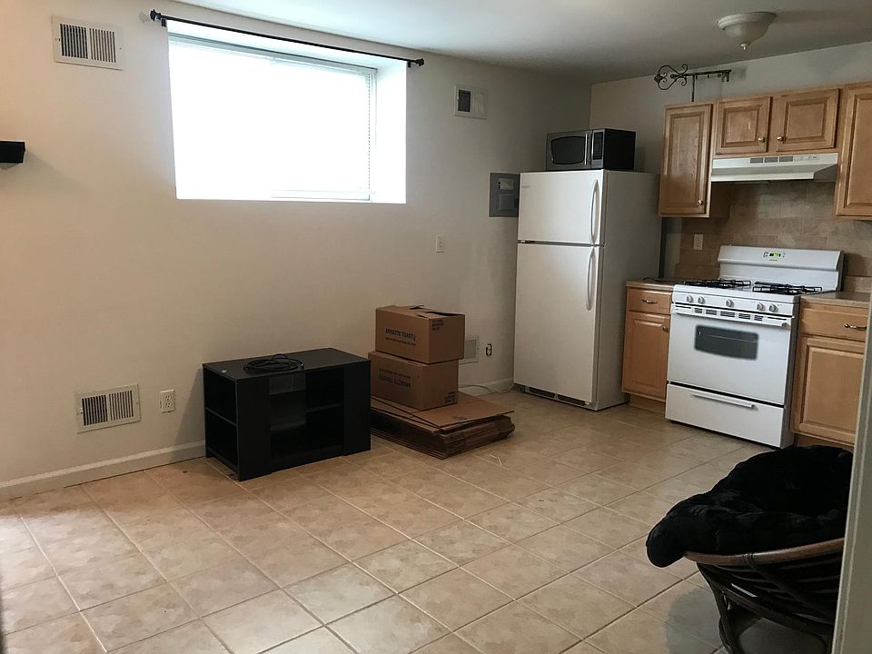 1st image of 138 Eltingville Blvd
