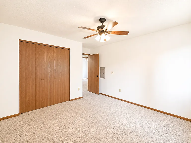 Murdock Apartments — Photo 72