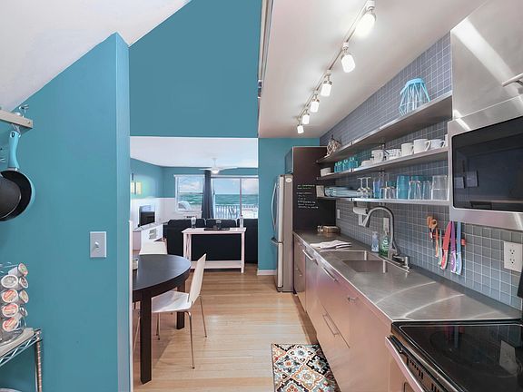 5th image of 4766 Arbor Ave #15