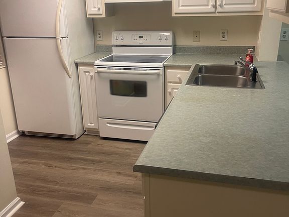 2nd image of 3643 Saint Johns Ct #B