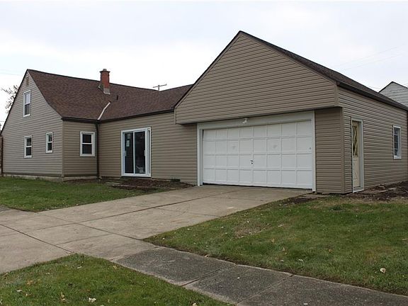4th image of 702 E 266th St