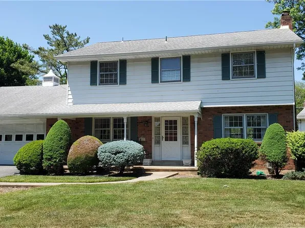 1093 Patricia Dr S, Allentown, PA 18103
