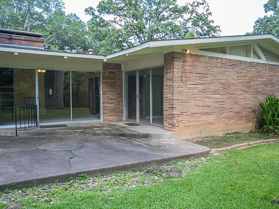 3rd image of 3217 Fernwood Dr