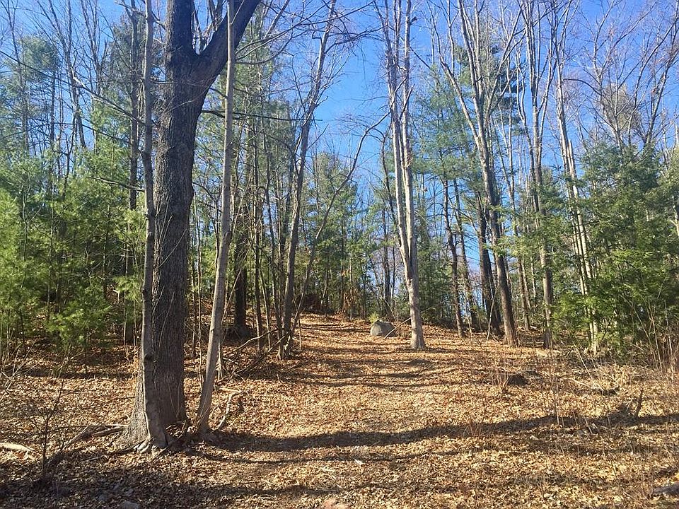 2nd image of 27 Sheep Pasture Rd