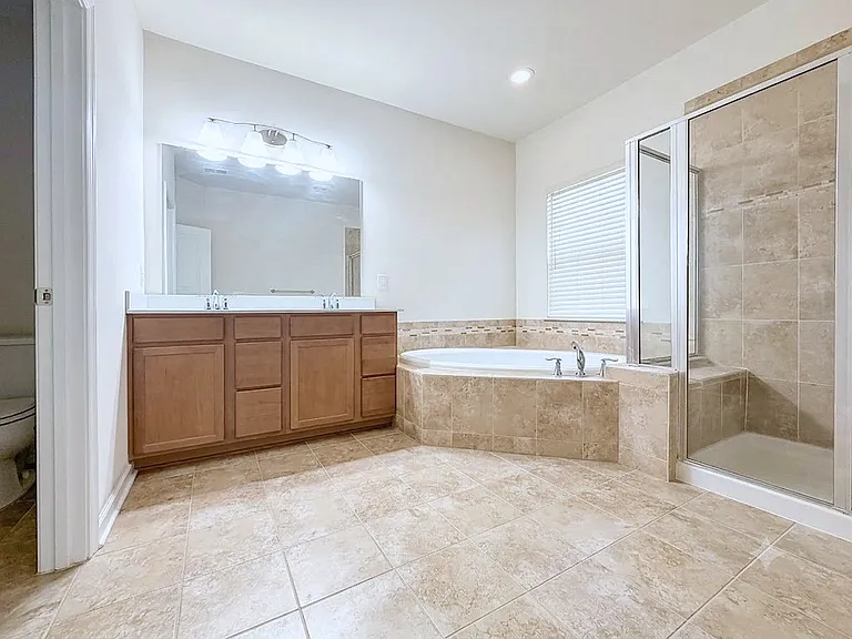 25707 Bishop Grove Ter — Photo 14