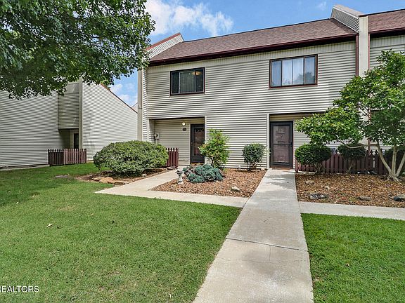 3rd image of 25 Wilshire Heights Dr