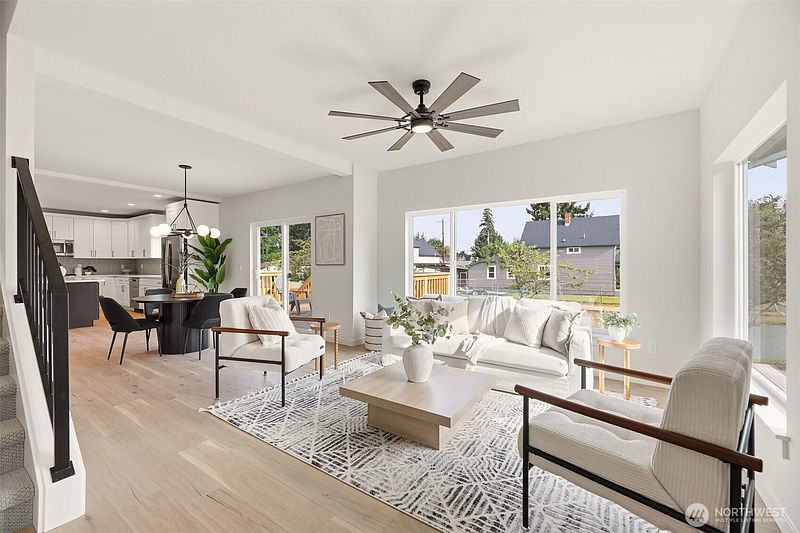 4th image of 1702 Rainier Avenue