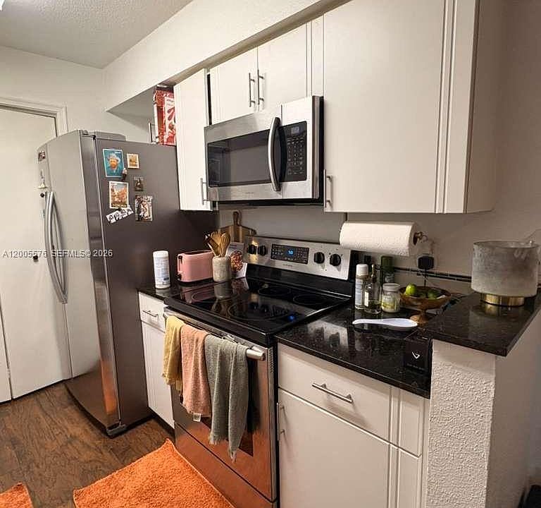1st image of 833 Riverside Dr APT 834