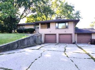 2310 Springbrook Ave, Rockford, IL 61107