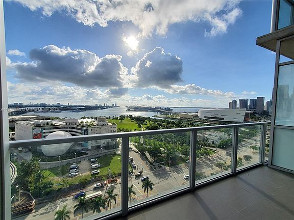 3rd image of 1100 Biscayne Blvd Unit 1703