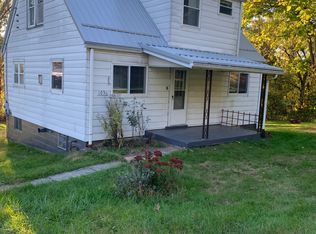 1036 Carlton Dr, Bentleyville, PA 15314