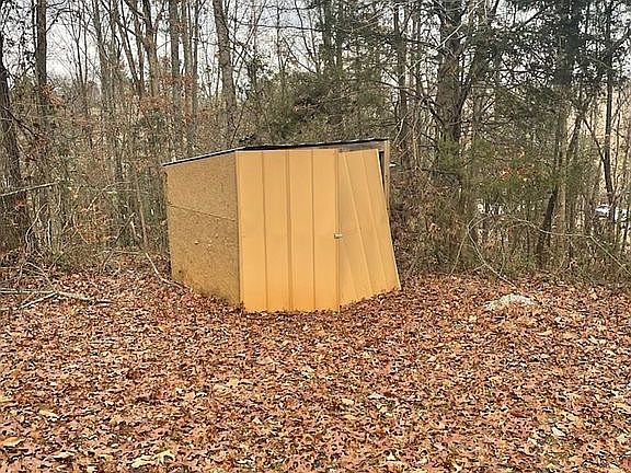 3rd image of 222 Douglas Dr