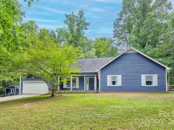 8913 Gosnell Dr, Charlotte, NC 28227
