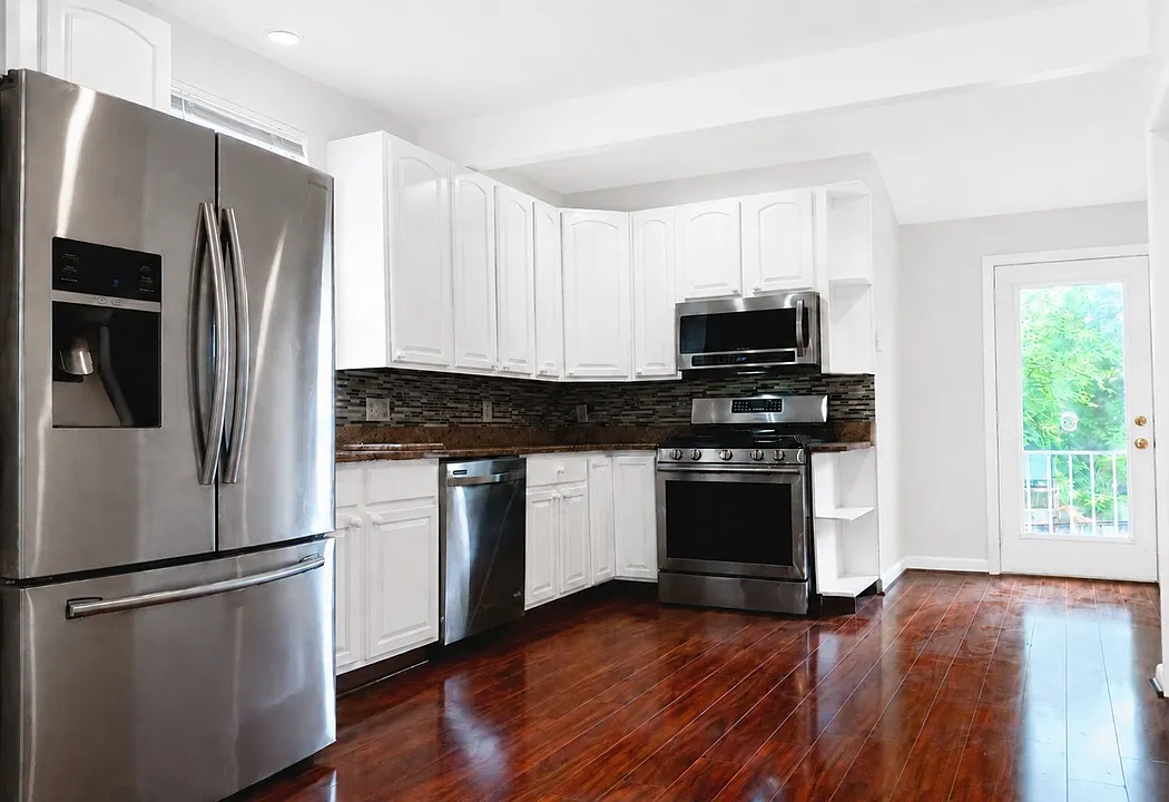 4 bed, 2353 sqft, $4,200 — Photo 1