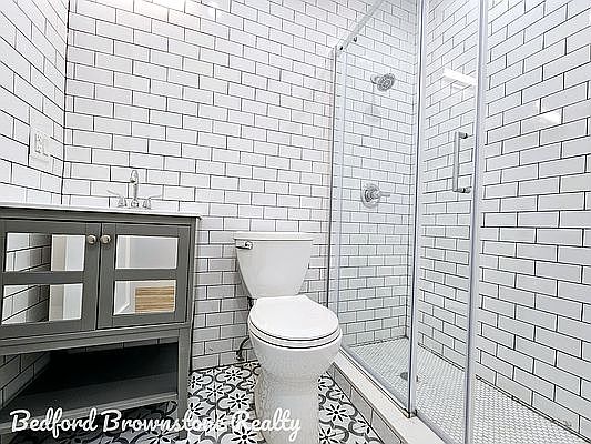 4th image of 1167 Dean St #1G
