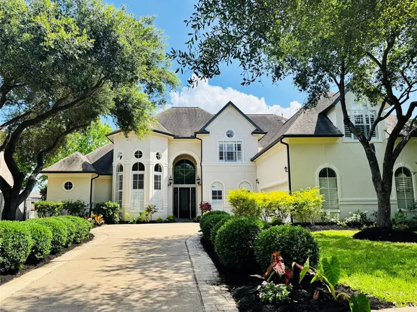 24 Saint Christopher Ct, Sugar Land, TX 77479