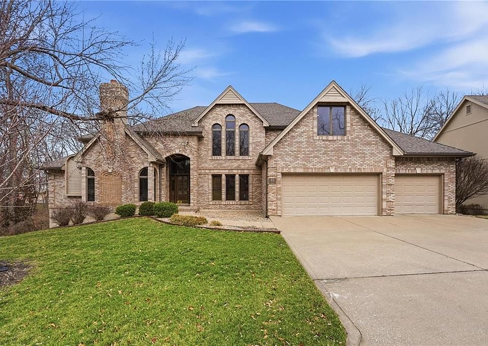 1st image of 71 The Woodlands Dr