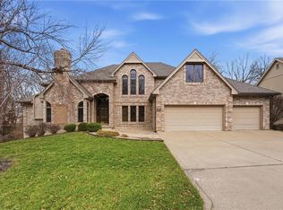 71 The Woodlands Dr, Kansas City, MO 64119