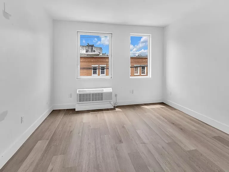 39-40 Madison St #518L — Photo 10