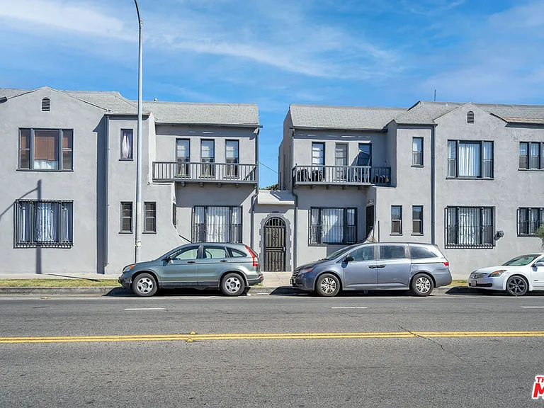 South LA Urban Apartments — Photo 4