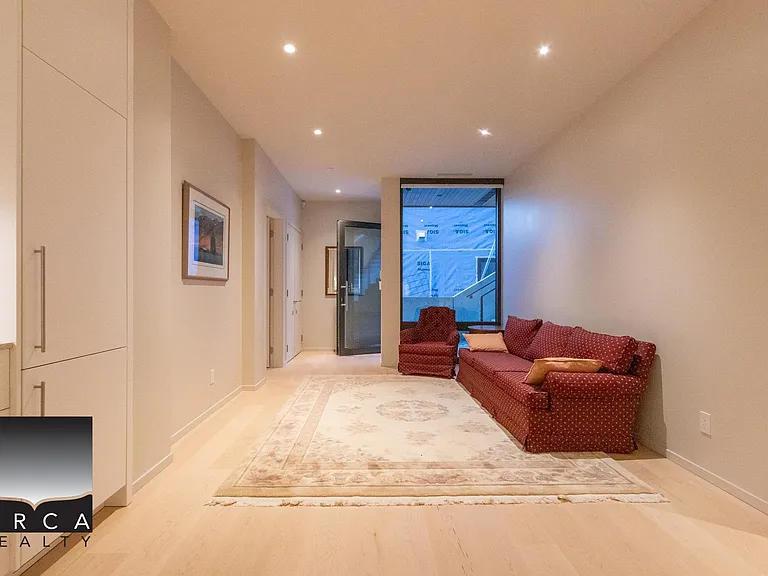 8885 Lawrence Way — Photo 3