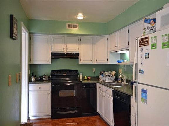 3rd image of 3756 Ashworth Dr
