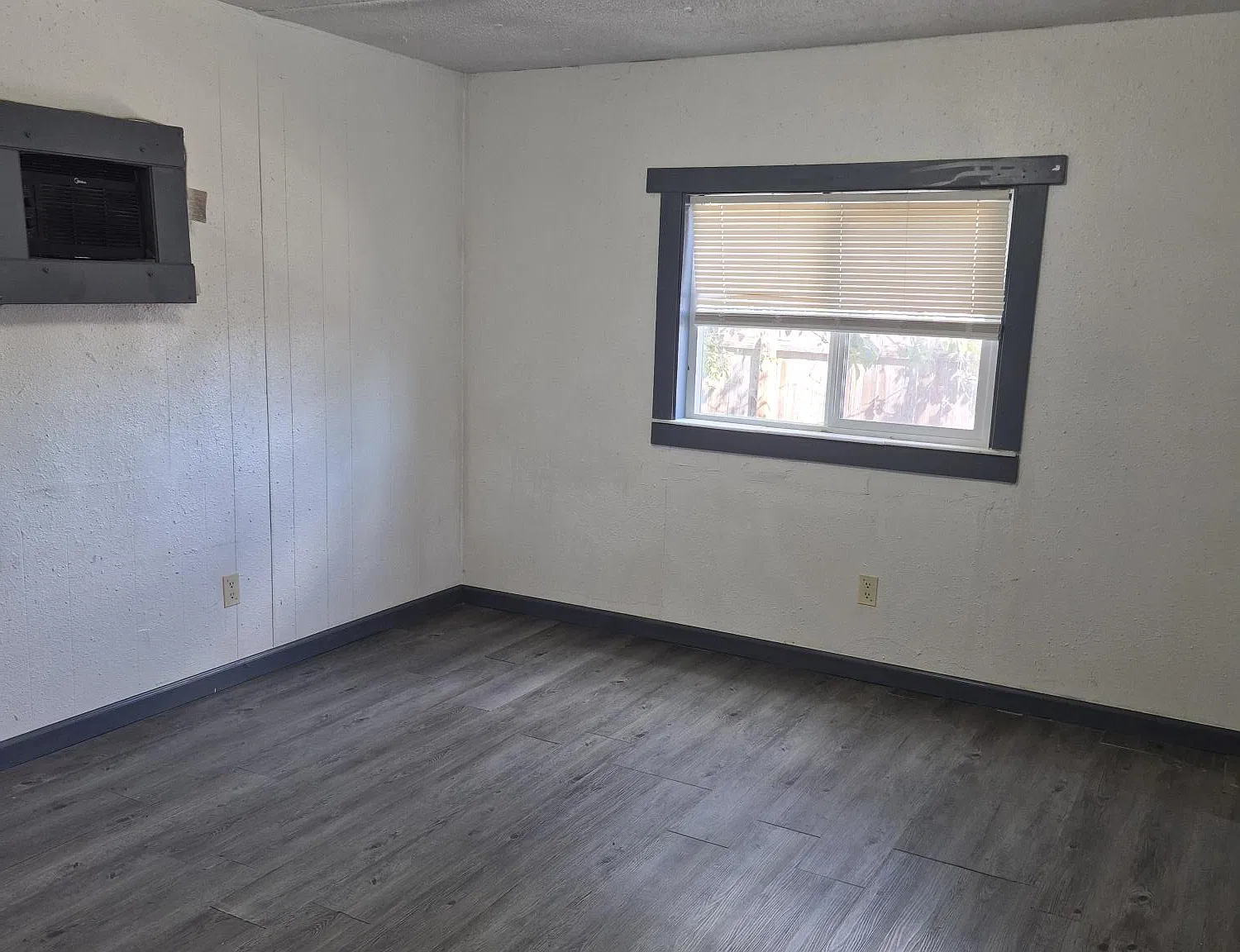4 bed, 1288 sqft, $2,100 — Photo 3