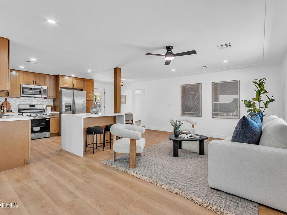 1st image of 618 W 12TH Street
