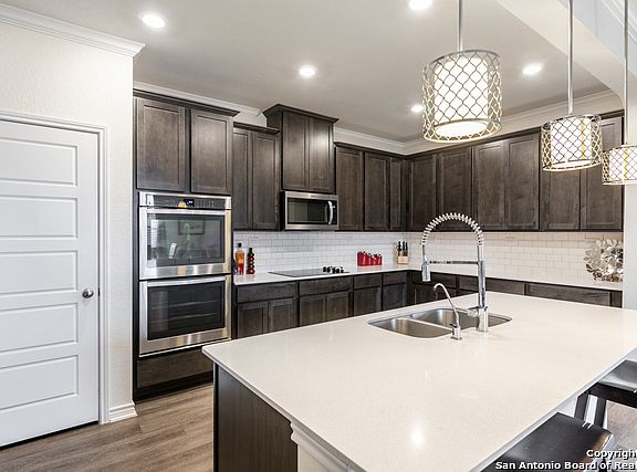 5th image of 2076 Oxbow Cir