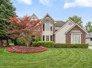 14026 Thames Dr, Shelby Township, MI