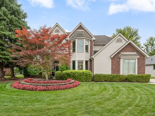 14026 Thames Dr, Shelby Township, MI 48315