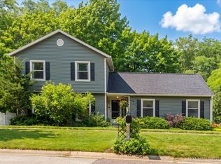 452 N Glengarry Dr, Geneva, IL 60134