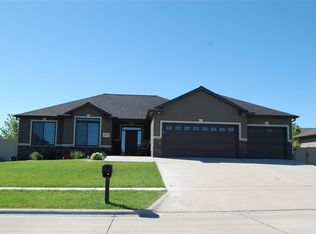 2408 W 37th St, Kearney, NE 68845