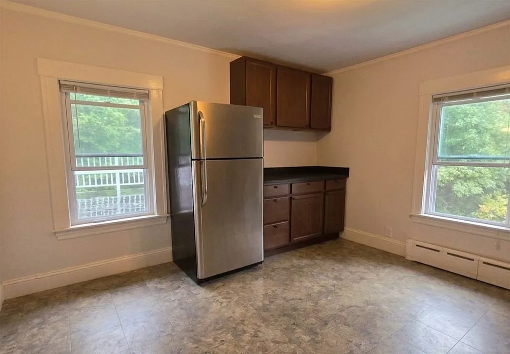 1 bed, 1.0 bath, 901 sqft, $1,950 — Photo 4