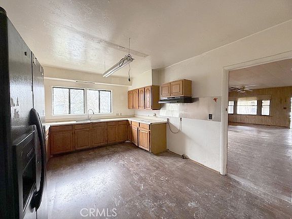 5th image of 560 1st St