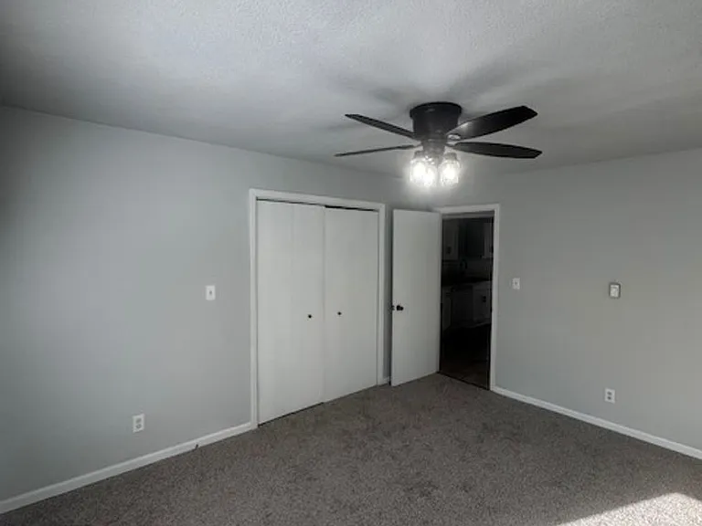 302 Jay Ray Ct — Photo 6