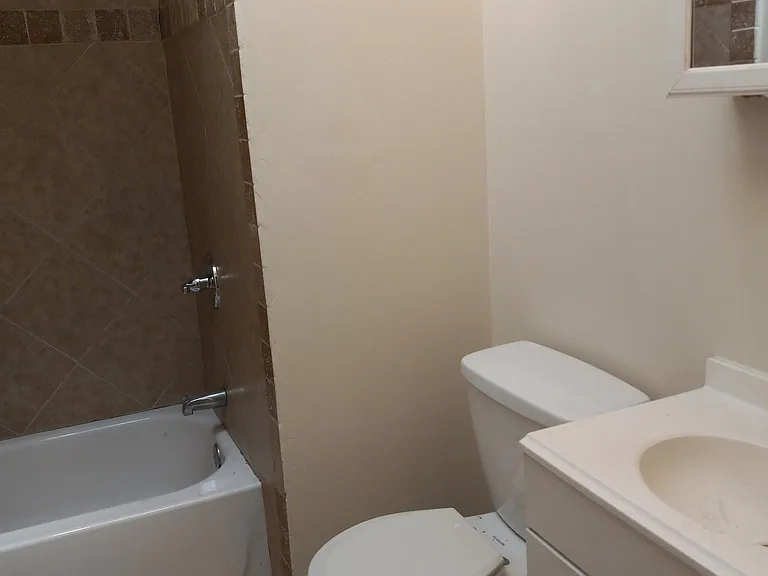 4772 Loring St — Photo 9
