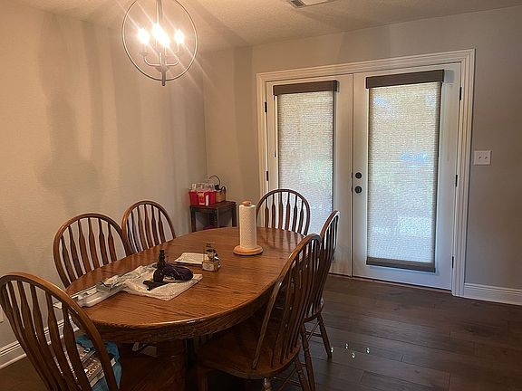 Formal Dining
