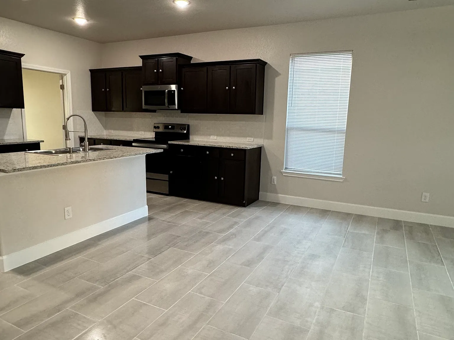 3 bed, 1543 sqft, $1,600 — Photo 4