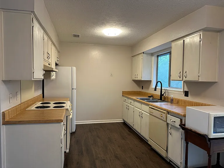 2412 Ionic Ct — Photo 7