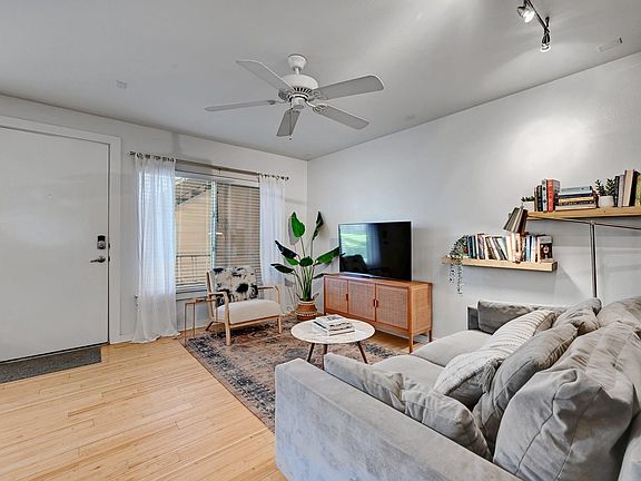 3rd image of 2200 Dickson Dr APT 131