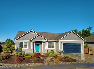 1960 Roosevelt St, North Bend, OR 97459