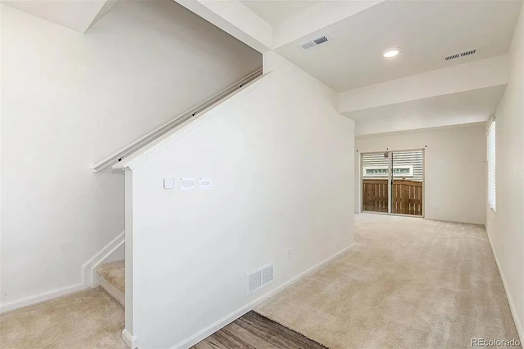 3 bed, 2258 sqft, $3,100 — Photo 3