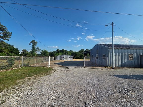 3rd image of 619 Pruitt Rd