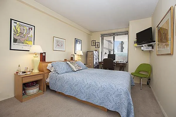 Sold by William Raveis Real Estate | media 11