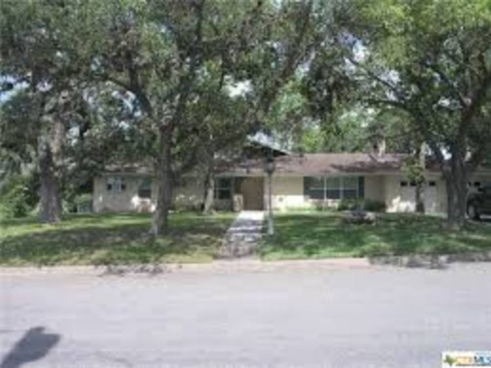 2nd image of 412 Frobese St