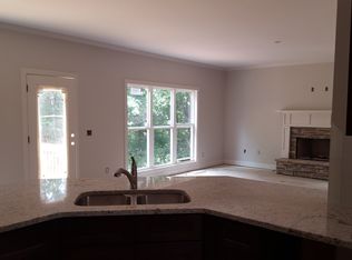 590 Wentworth Dr NW, Kennesaw, GA 30102